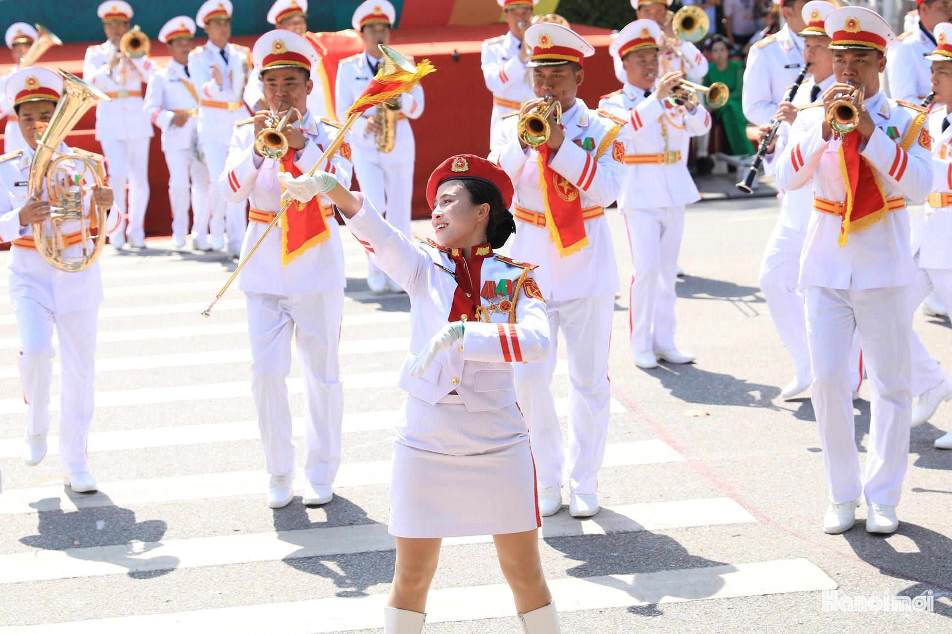 W_hnm-nhcstg-11b.jpg