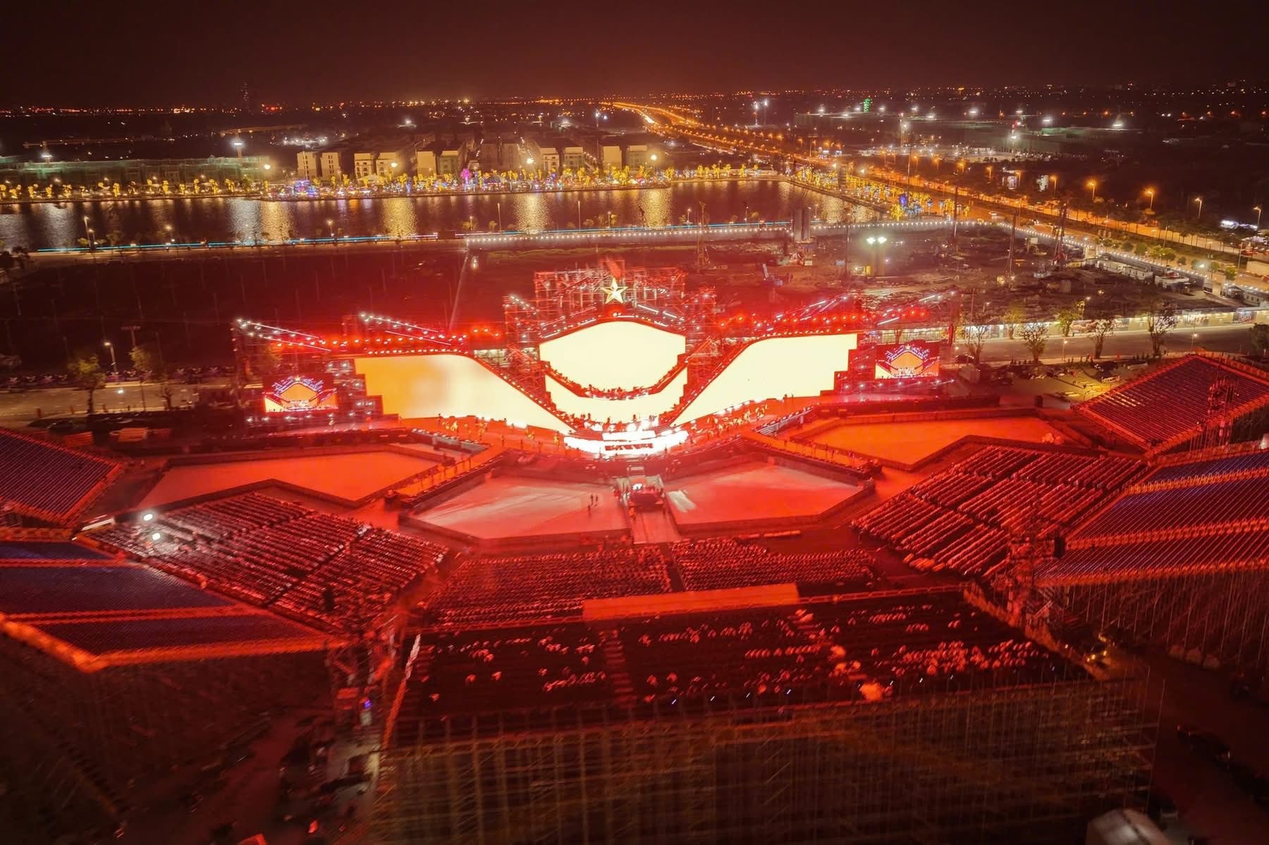 V Concert - Rạng rỡ Việt Nam: Dàn nghệ sĩ sẵn sàng 'bùng cháy' trước giờ G - Ảnh 1.