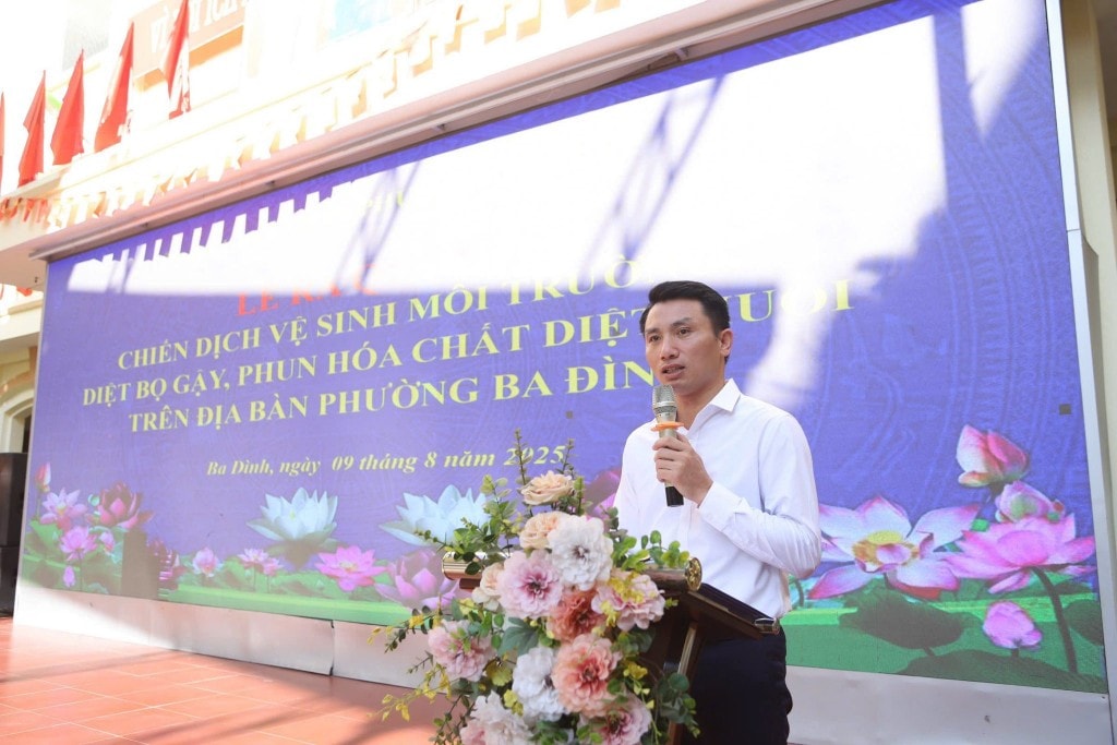 Trưởng phòng Văn hóa - Xã hội phường Ba Đình Lã Ngọc Sang phát động ra quân Trưởng phòng Văn hóa - Xã hội phường Ba Đình Lã Ngọc Sang phát động ra quân