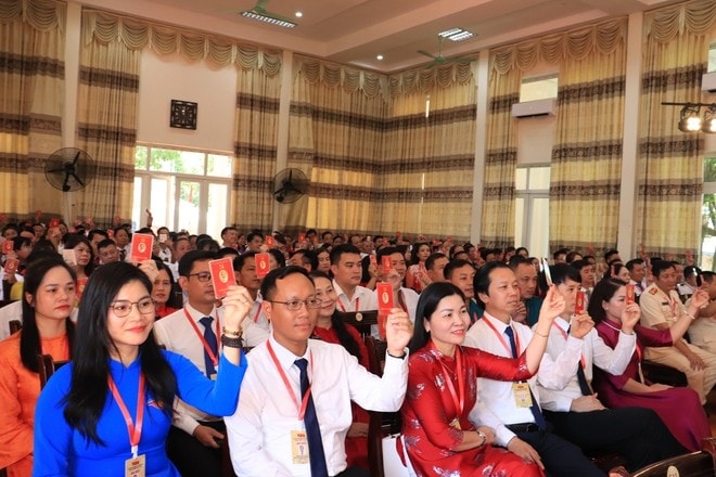Đảng viên xã Phú Nghĩa biểu quyết tại Đại hội Đảng viên xã Phú Nghĩa biểu quyết tại Đại hội