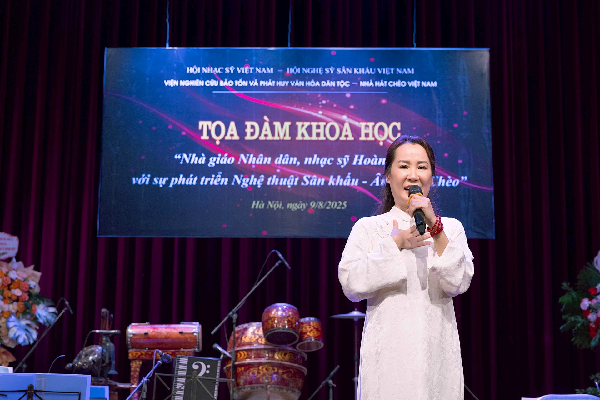 hoang-kieu-1.jpg