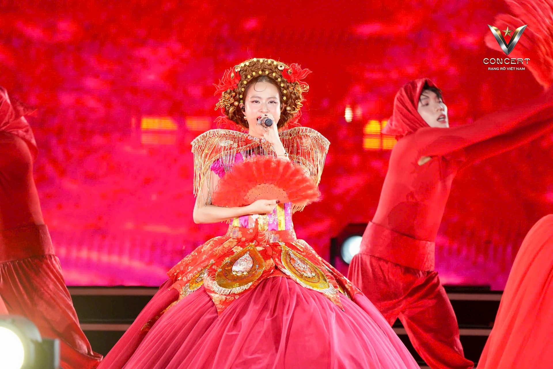 hoang-th-linh.jpg