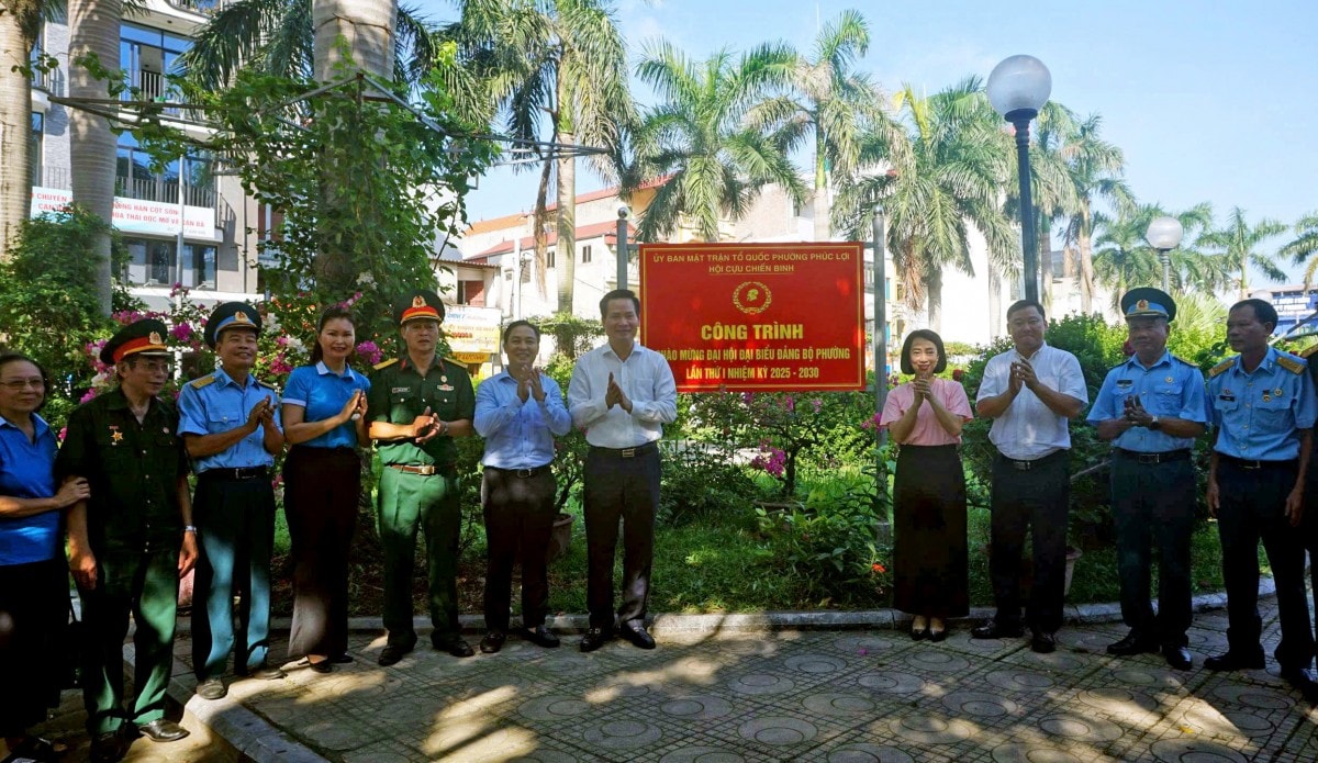 Khánh thành công trình “Vườn hoa kiểu mẫu” chào mừng Đại hội Đảng bộ phường Phúc Lợi