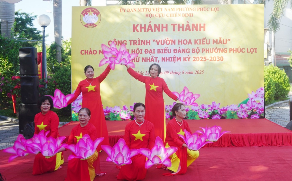 Khánh thành công trình “Vườn hoa kiểu mẫu” chào mừng Đại hội Đảng bộ phường Phúc Lợi