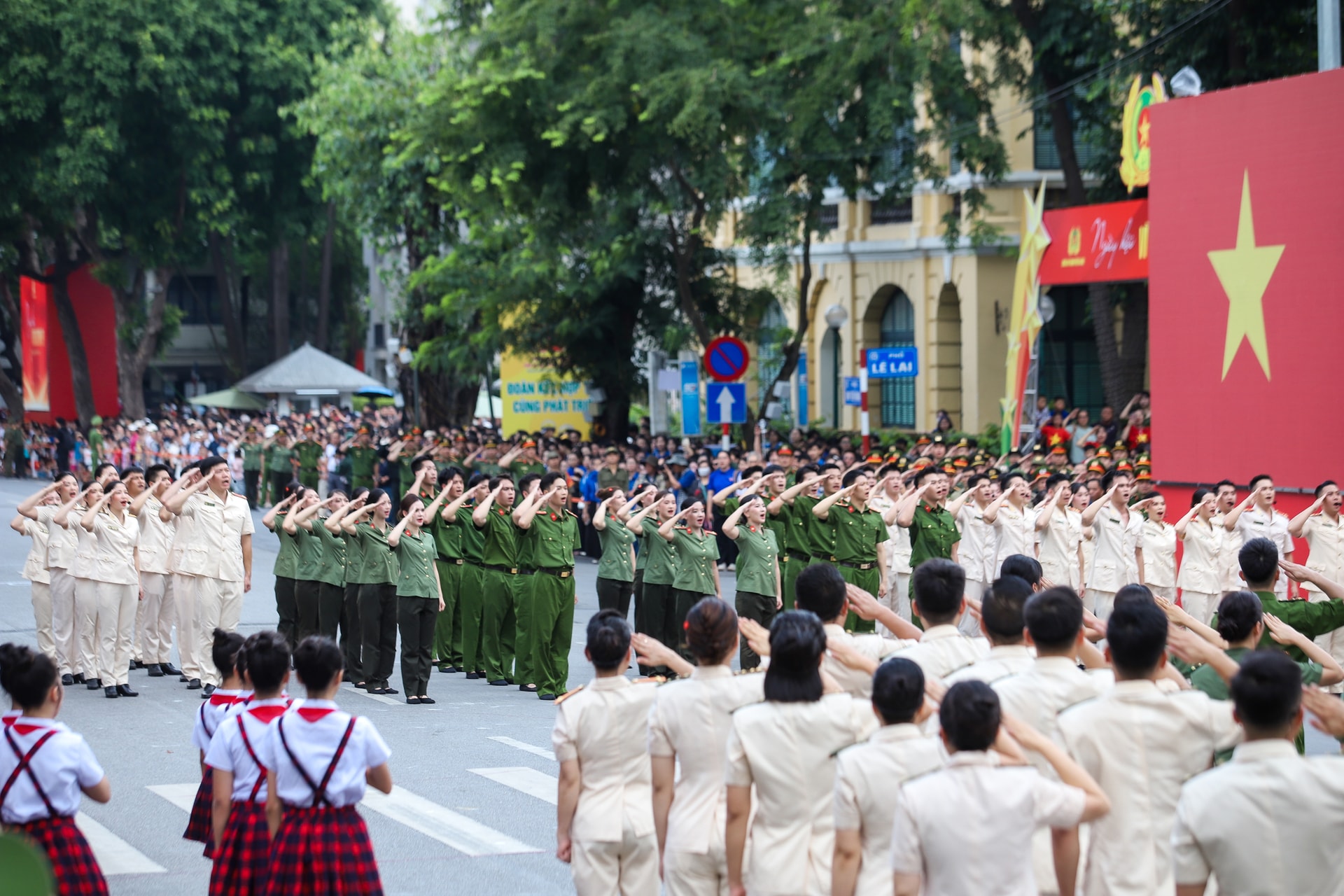 Chương trình không chỉ quảng bá hình ảnh đẹp, thân thiện, gần dân của lực lượng Công an Thủ đô mà còn phô diễn sức mạnh tổng hợp, khẳng định sự chính quy,