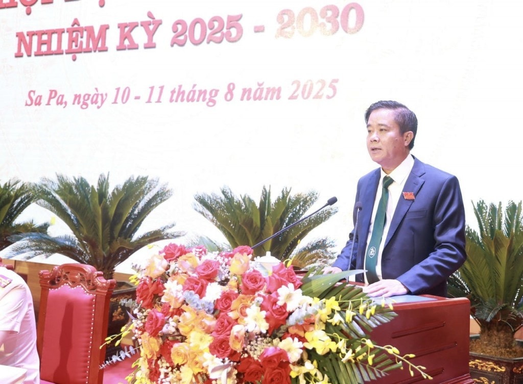 Ông Phan Đăng Toàn, Bí thư Đảng uỷ phường Sa Pa phát biểu tại Đại hội