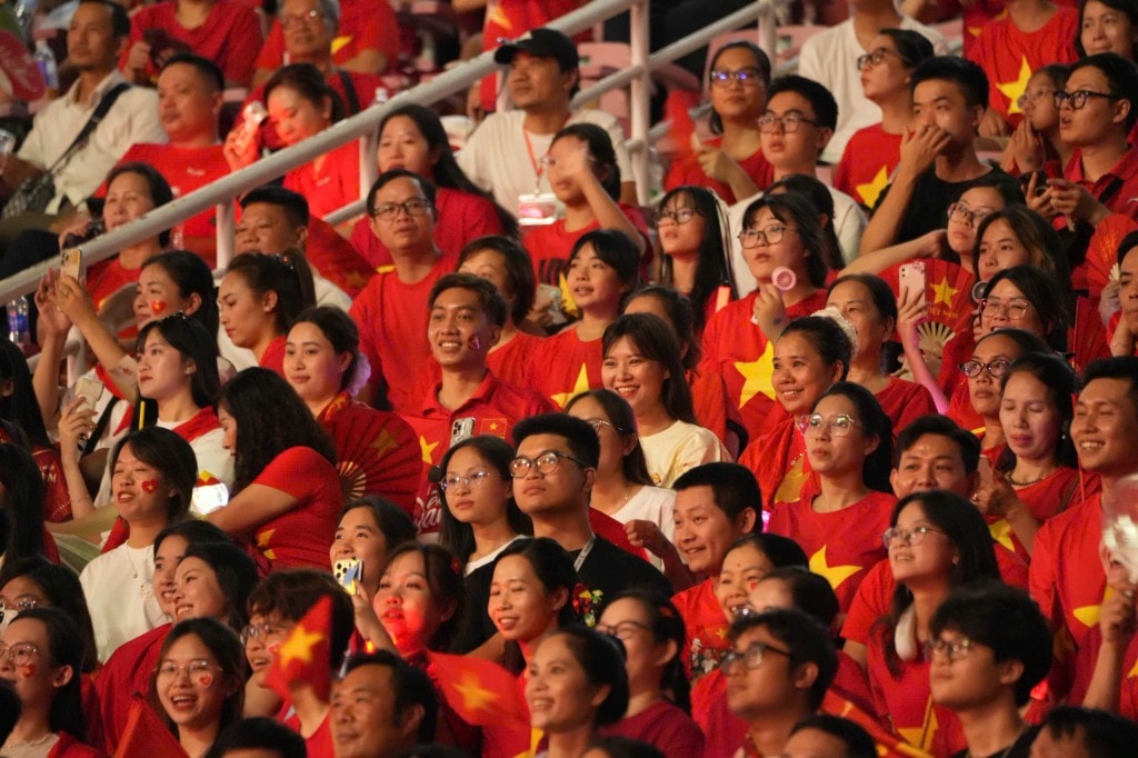 Khán giả hào hứng và bùng nổ cảm xúc với chương trình Khán giả hào hứng và bùng nổ cảm xúc với chương trình