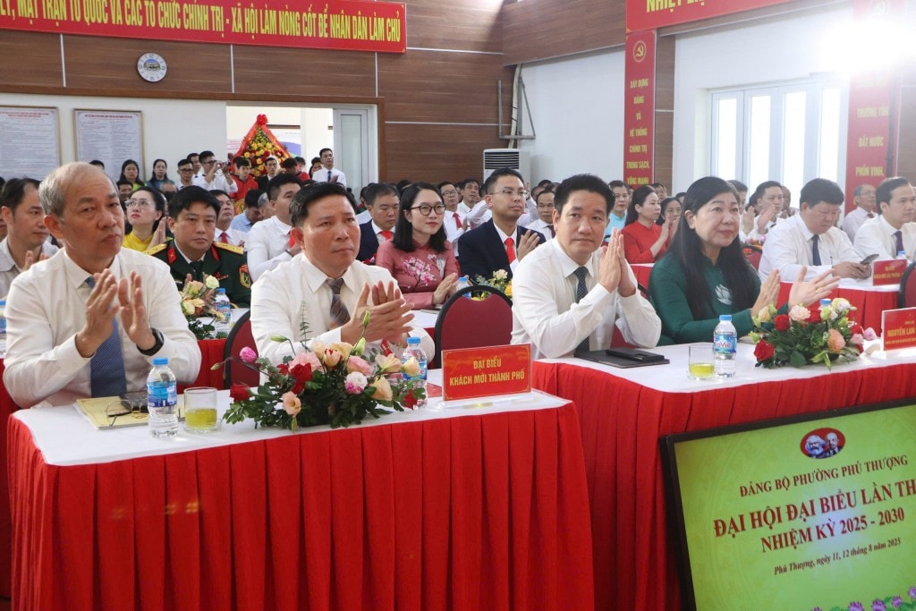 Các đại biểu dự đại hội