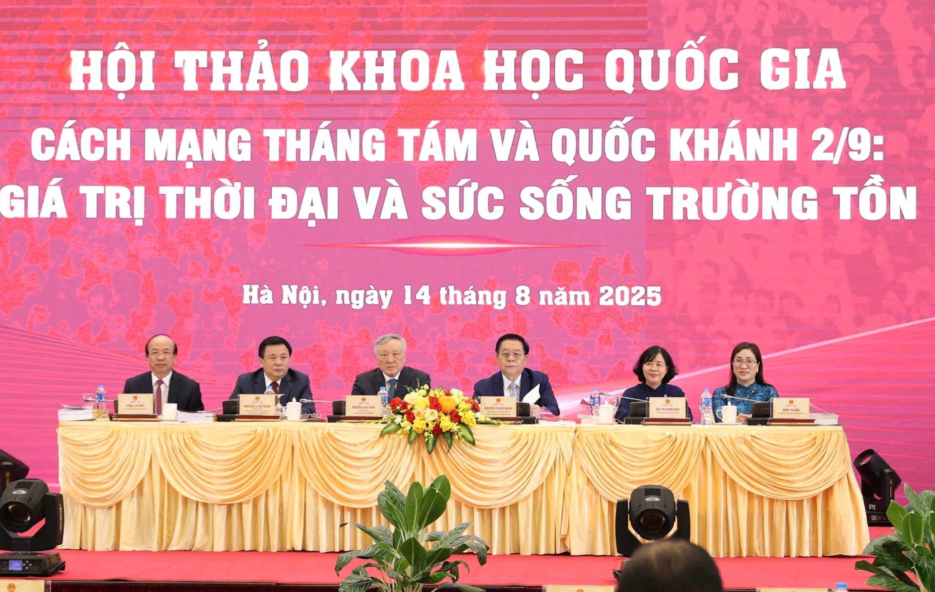 doan-chu-tich.jpg