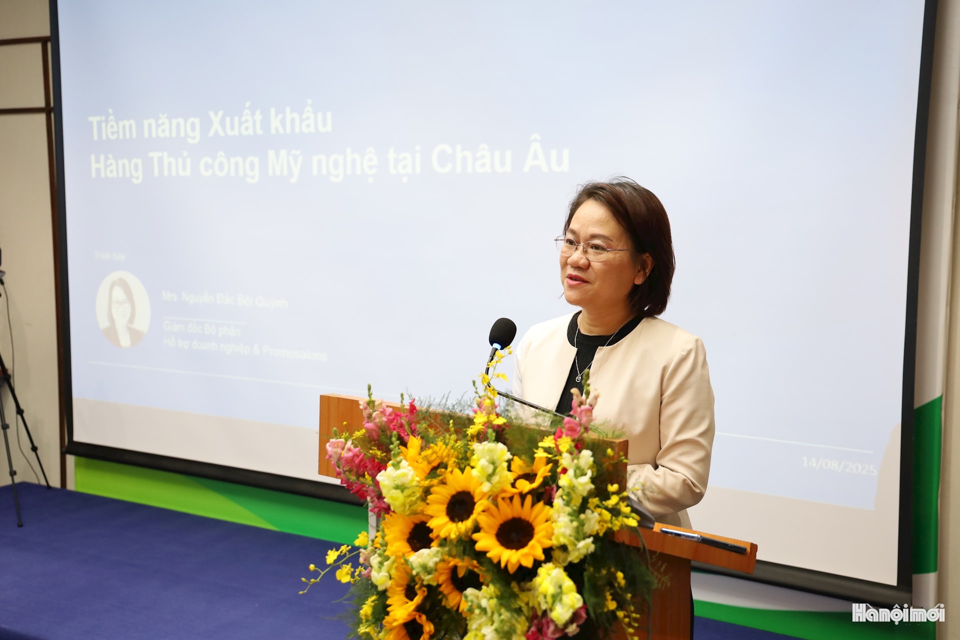 W_ba-nguyen-dac-boi-quynh-giam-doc-xuc-tien-thuong-mai-khoi-doanh-nghiep-viet-nam-ccifv-3-.jpg