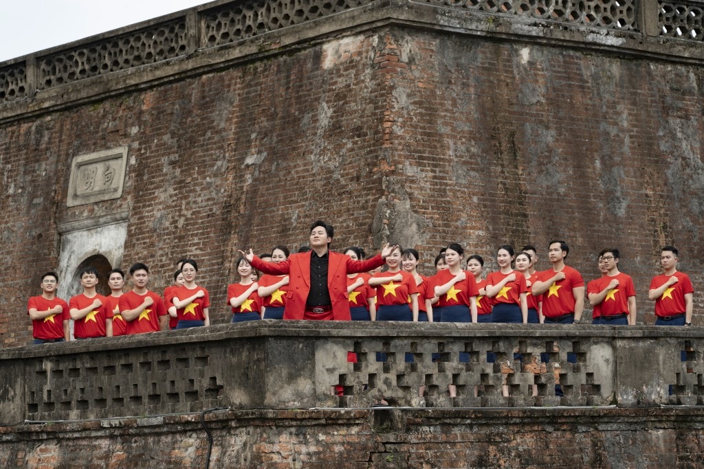 Hình ảnh trong MV