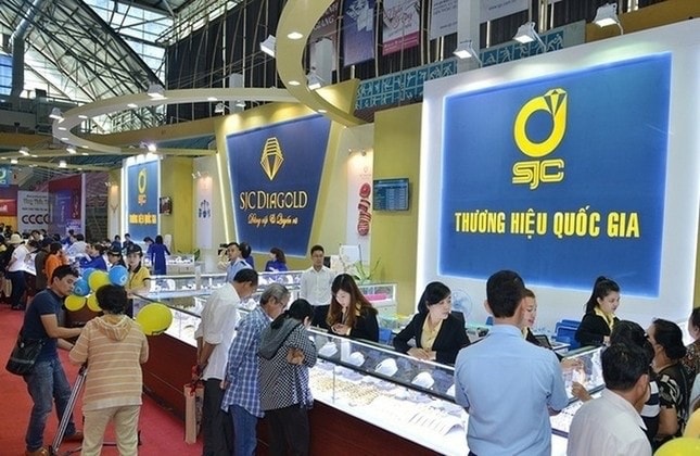 Giá vàng SJC tăng sốc, gần 125 triệu đồng/lượng