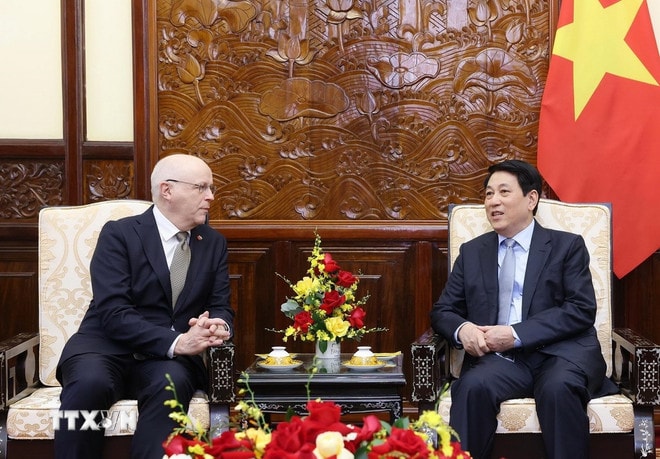 chu-tich-nuoc-luong-cuong-tiep-dai-su-phan-lan2.jpg