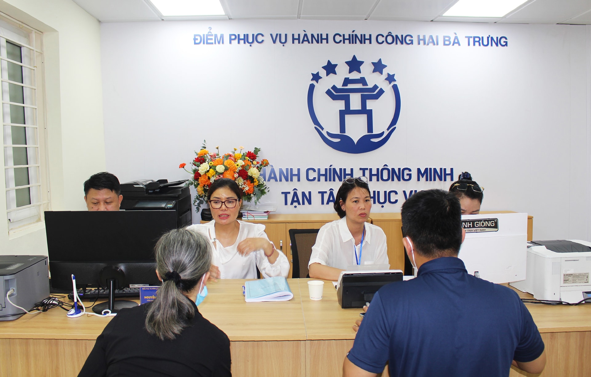 hanh-chinh-cong.jpg