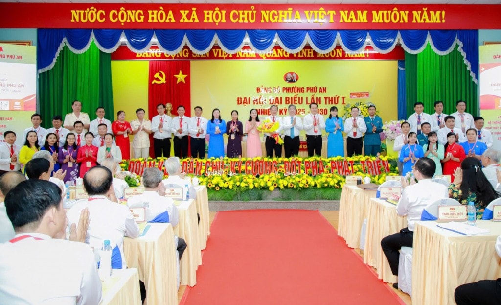 Ra mắt Ban Chấp hành Đảng bộ phường Phú An Ra mắt Ban Chấp hành Đảng bộ phường Phú An