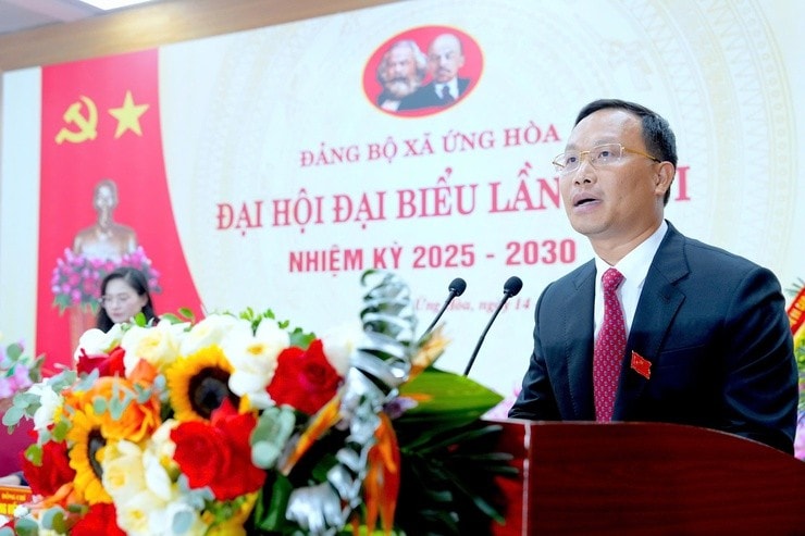 Đồng chí Nguyễn Tiến Thiết – Bí thư Đảng uỷ, Chủ tịch HĐND xã phát biểu khai mạc Đại hội Đồng chí Nguyễn Tiến Thiết – Bí thư Đảng uỷ, Chủ tịch HĐND xã phát biểu khai mạc Đại hội
