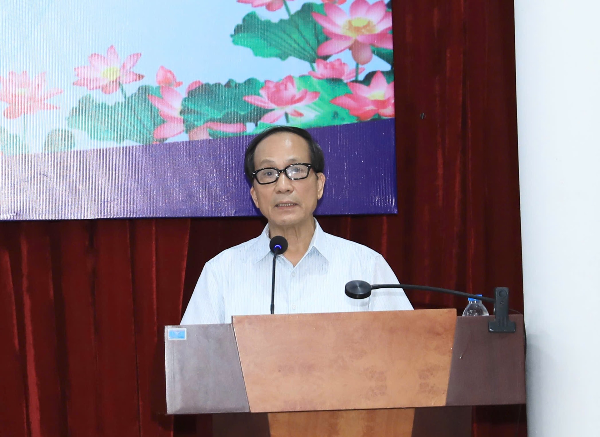 Nguyên Phó Giám đốc Sở Tài chính Hà Nội Nguyễn Duy Phong, Phó Chủ nhiệm Câu lạc bộ Thăng Long phát biểu. Ảnh: Quang Thái
