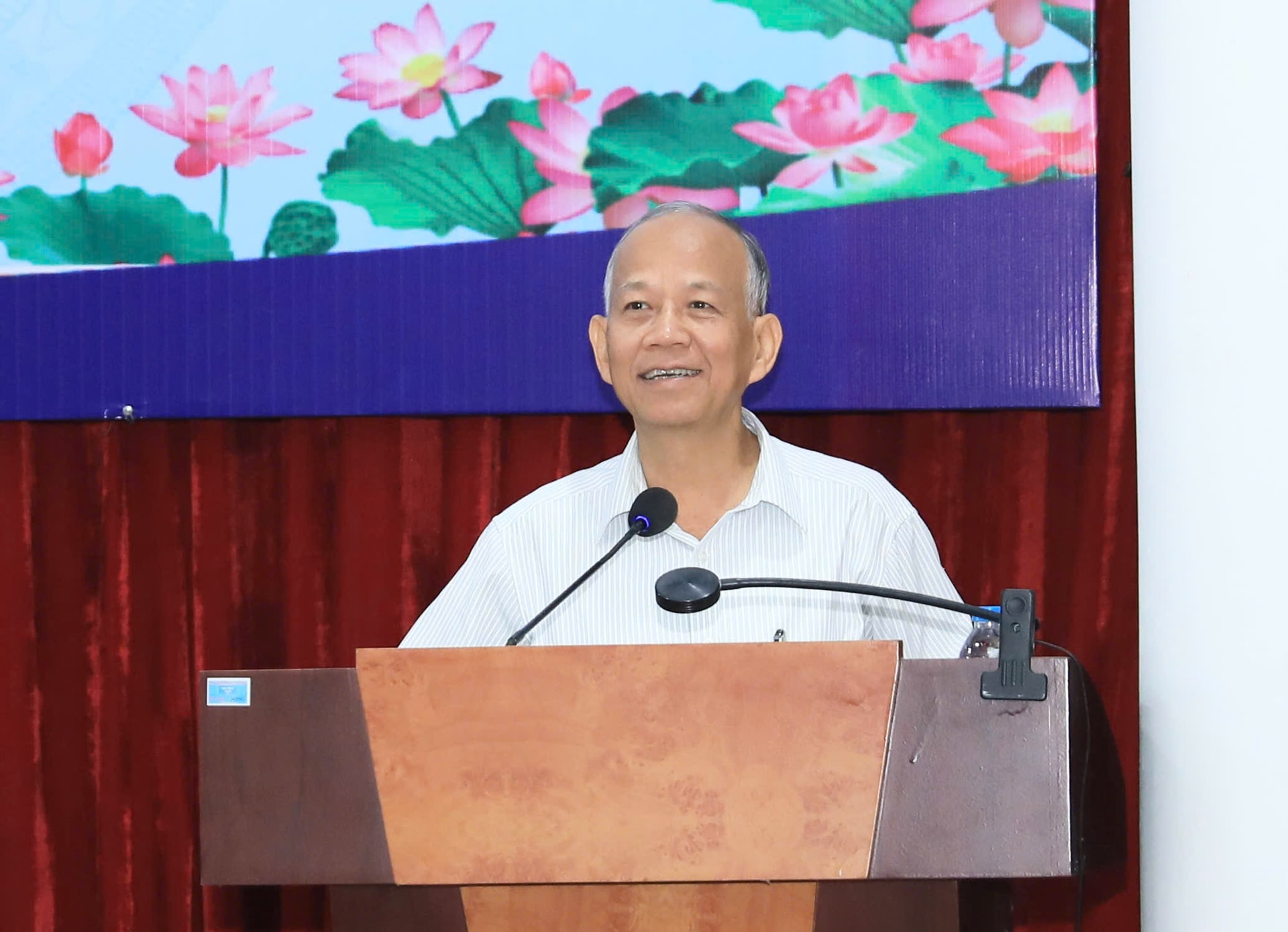 TS Nguyễn Minh Phong, nguyên Phó Vụ trưởng – Phó Ban tuyên truyền lý luận, Báo Nhân Dân phát biểu. Ảnh: Quang Thái 