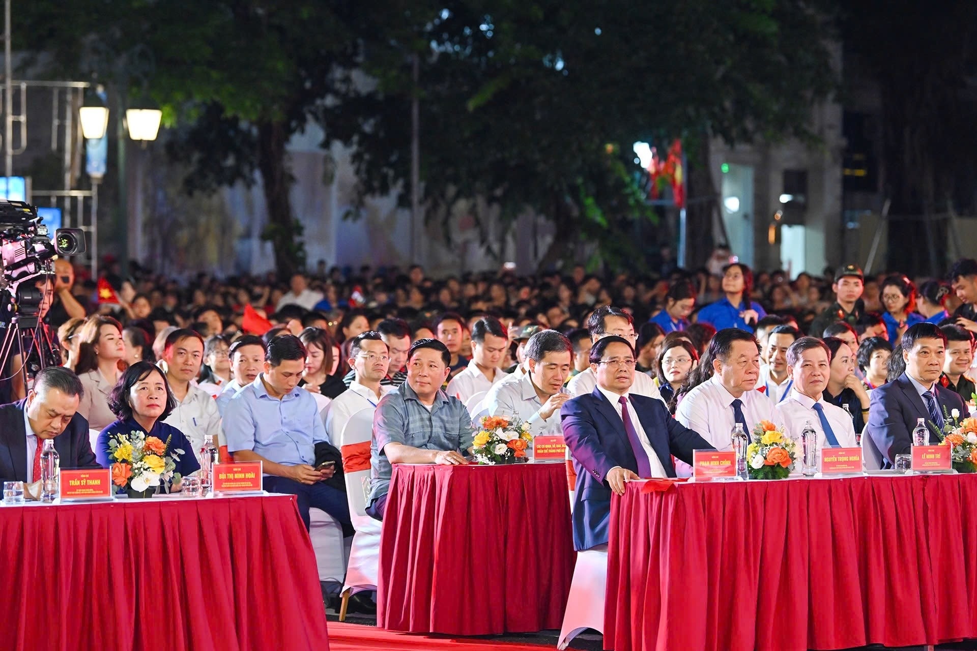 Thủ tướng Phạm Minh Chính dự chương trình nghệ thuật Hà Nội - Từ mùa thu lịch sử năm 1945