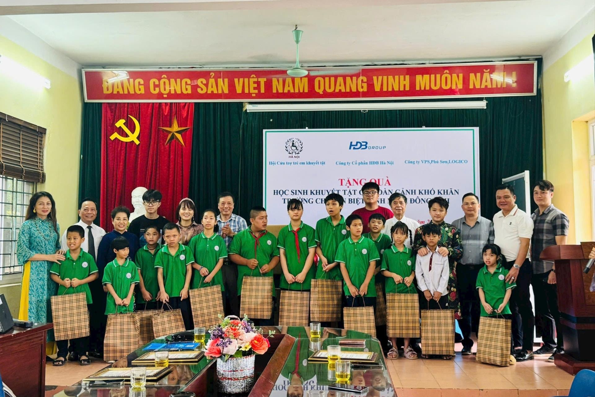 anh1-traffic-through-dong-anh.jpg