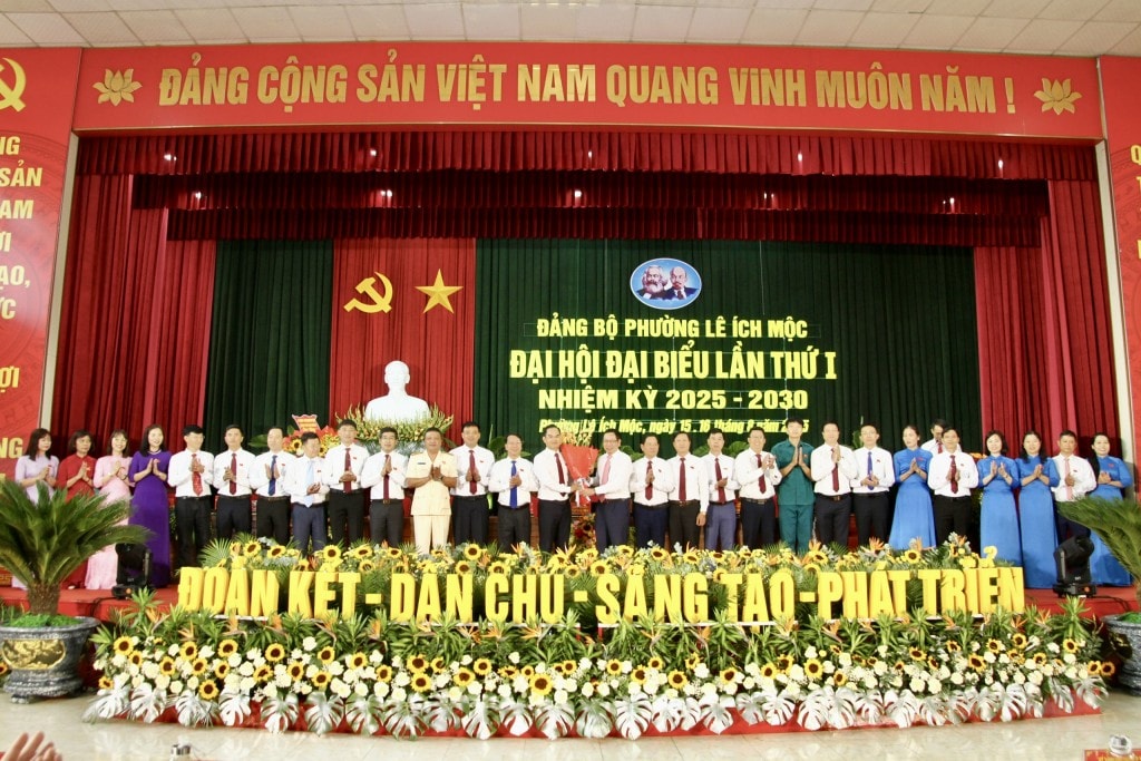 Ra mắt Ban Chấp hành Đảng bộ phường Lê ích Mộc nhiệm kỳ 2025 - 2023 gồ 27 đồng chí