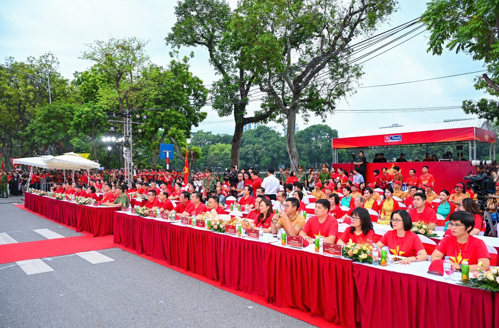 Hơn 1 triệu người cùng tham gia chương trình đi bộ toàn quốc “Cùng Việt Nam tiến bước”