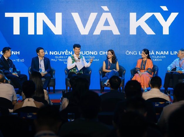 Các đại biểu cùng chia sẻ, thảo luận về việc KOL có trách nhiệm với xã hội và cộng đồng. Ảnh: BTC
