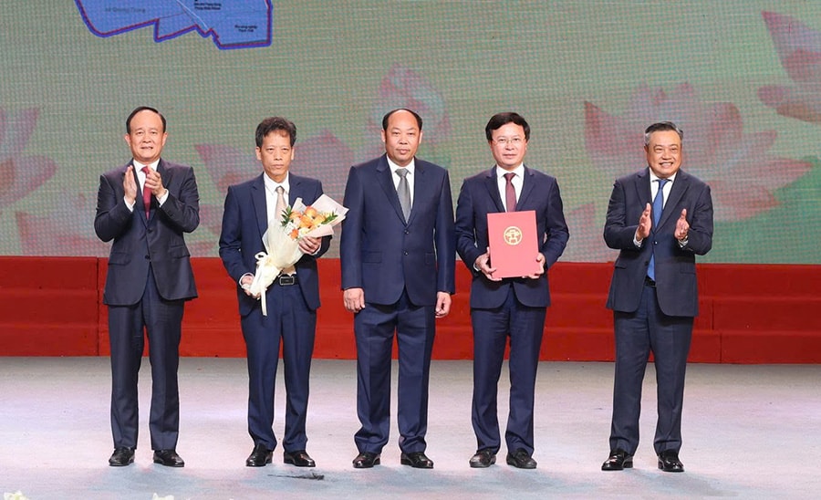 tay-phuong.jpg