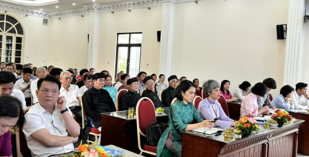 Các đại biểu tham dự hội nghị Các đại biểu tham dự hội nghị