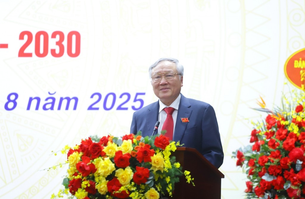 Phó Thủ tướng cơ bản đồng tình với những nhiệm vụ, giải pháp đã được nêu trong Báo cáo chính trị trình tại Đại hội và đề nghị Đảng bộ Bộ Nội vụ lưu ý 6 nhiệm vụ trọng tâm - Ảnh: VGP/Nguyễn Hoàng Phó Thủ tướng cơ bản đồng tình với những nhiệm vụ, giải pháp đã được nêu trong Báo cáo chính trị trình tại Đại hội và đề nghị Đảng bộ Bộ Nội vụ lưu ý 6 nhiệm vụ trọng tâm - Ảnh: VGP/Nguyễn Hoàng