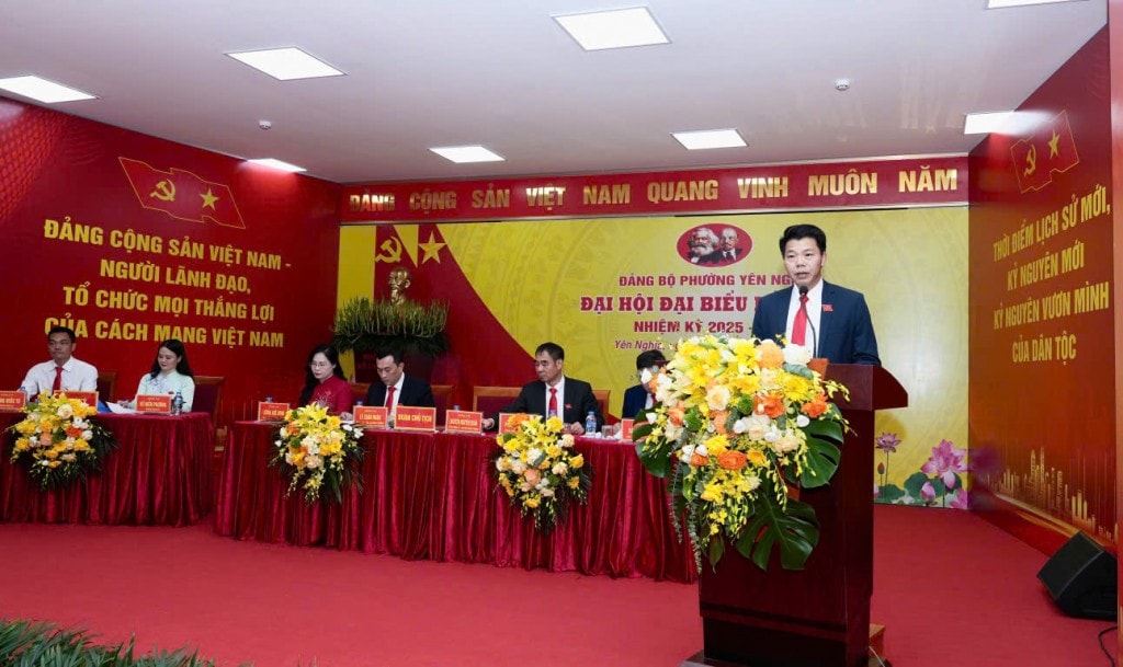 Đồng chí Nguyễn Nguyên Quân - Bí thư Đảng ủy, Chủ tịch HĐND phường Yên Nghĩa phát biểu khai mạc đại hội Đồng chí Nguyễn Nguyên Quân - Bí thư Đảng ủy, Chủ tịch HĐND phường Yên Nghĩa phát biểu khai mạc đại hội