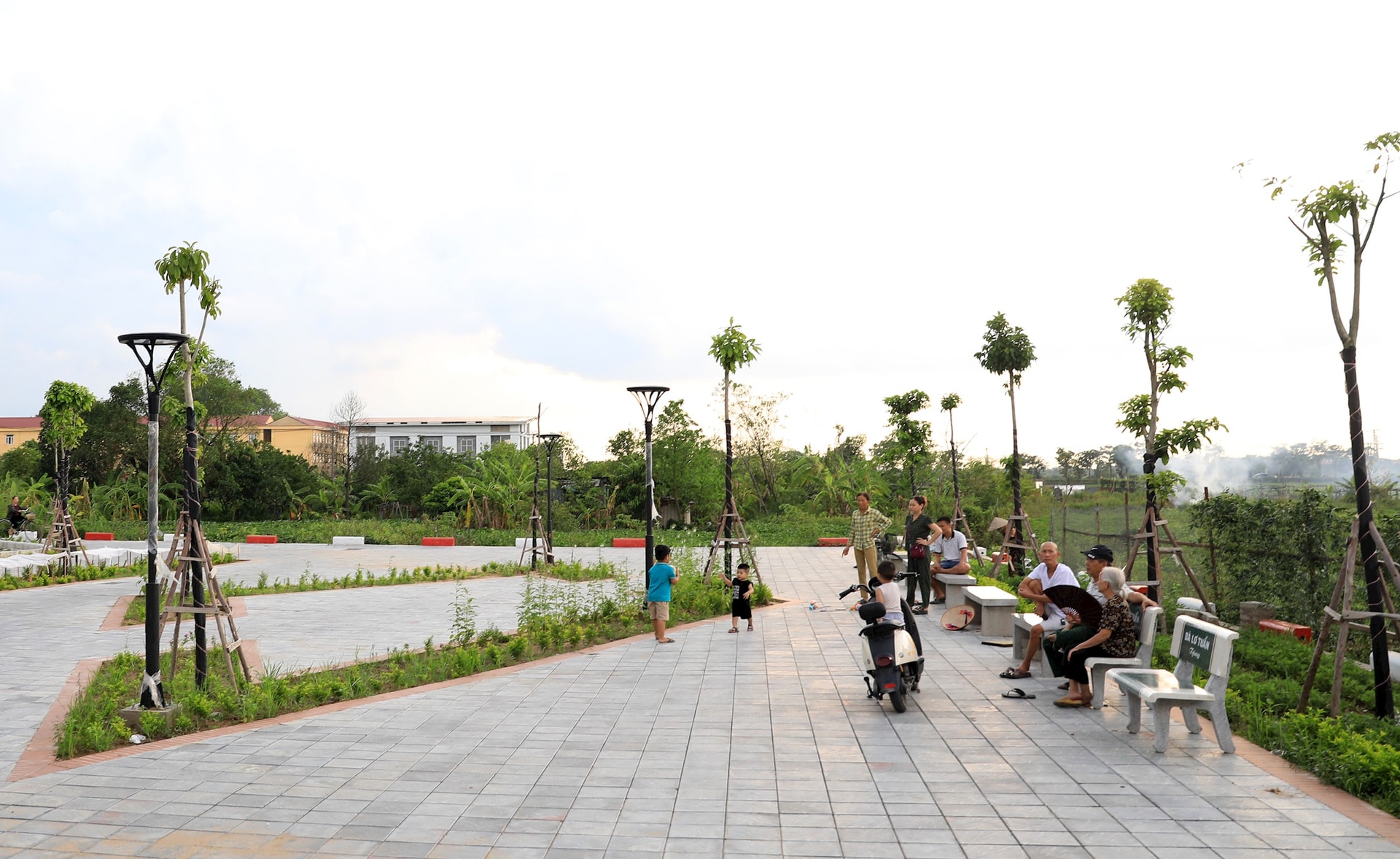 ha-tang-giao-thong-nong-thon-khang-trang-dong-bo.-4-.jpg