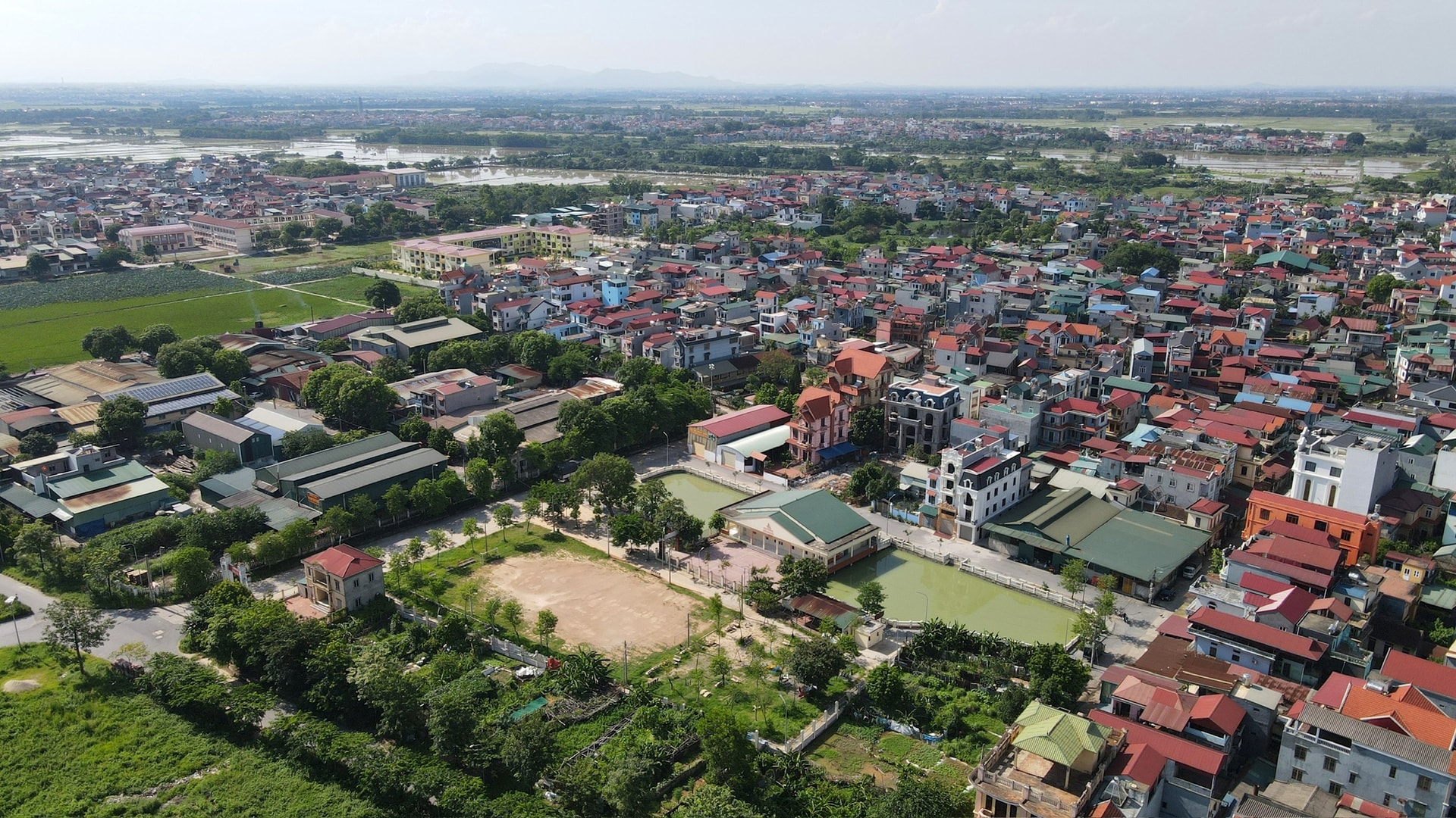 Phát triển hạ tầng giao thông, kết nối kinh tế liên vùng.