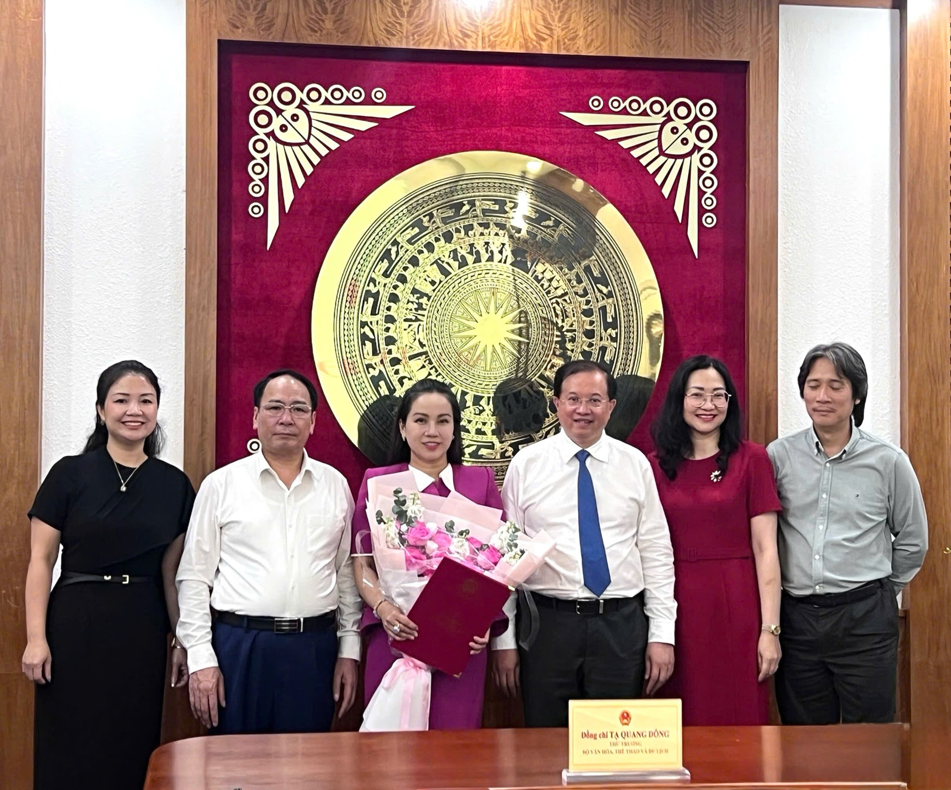 19-ba-my-hoa.jpg