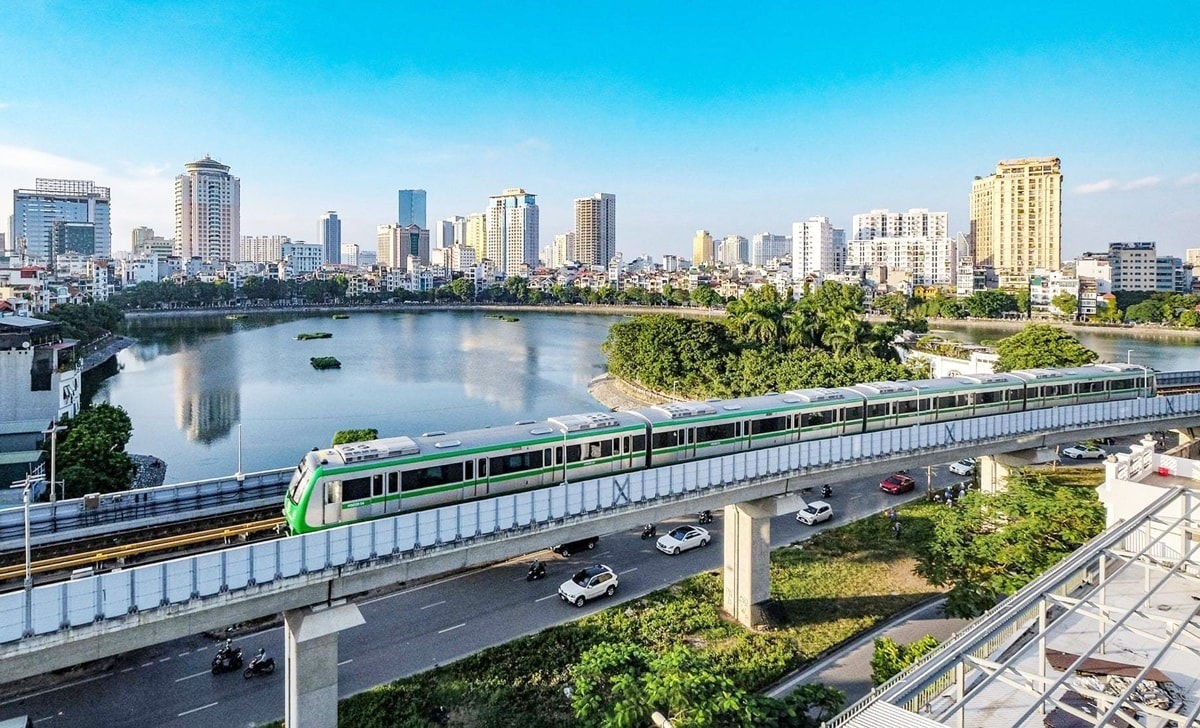 Tuyến đường sắt Cát Linh - Hà Đông là tuyến đường sắt đô thị đầu tiên ở Hà Nội, tới nay đã trở thành phương tiện giao thông công cộng được rất nhiều người lựa chọn sử dụng. Ảnh: Nhật Nam Tuyến đường sắt Cát Linh - Hà Đông là tuyến đường sắt đô thị đầu tiên ở Hà Nội, tới nay đã trở thành phương tiện giao thông công cộng được rất nhiều người lựa chọn sử dụng. Ảnh: Nhật Nam