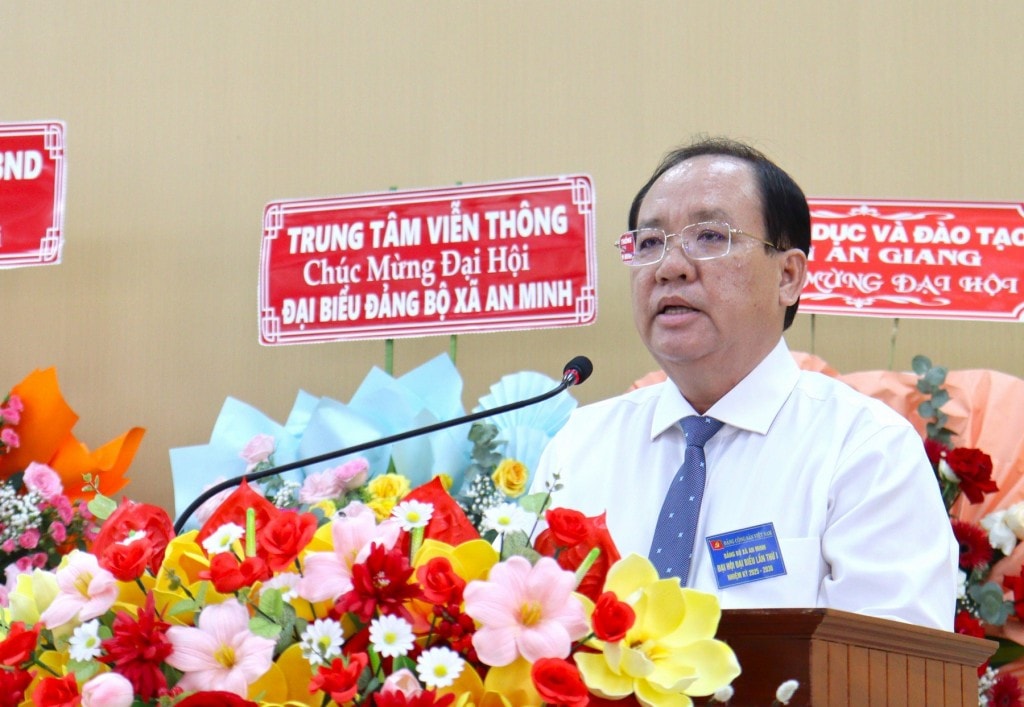 Ủy viên Ban Thường vụ Tỉnh ủy, Phó Chủ tịch thường trực UBND tỉnh An Giang Nguyễn Thanh Phong phát biểu chỉ đạo đại hội Ủy viên Ban Thường vụ Tỉnh ủy, Phó Chủ tịch thường trực UBND tỉnh An Giang Nguyễn Thanh Phong phát biểu chỉ đạo đại hội