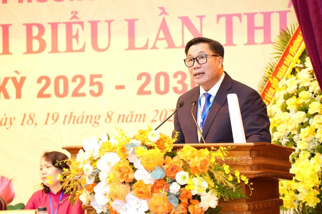 Đồng chí Nguyễn Quang Hiếu, Bí thư Đảng uỷ, Chủ tịch HĐND phường Từ Liêm phát biểu khai mạc Đại hội