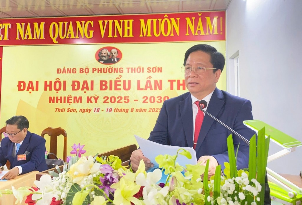 Phó Bí thư Tỉnh ủy, Chủ tịch UBND tỉnh An Giang Hồ Văn Mừng phát biểu chỉ đạo tại đại hội