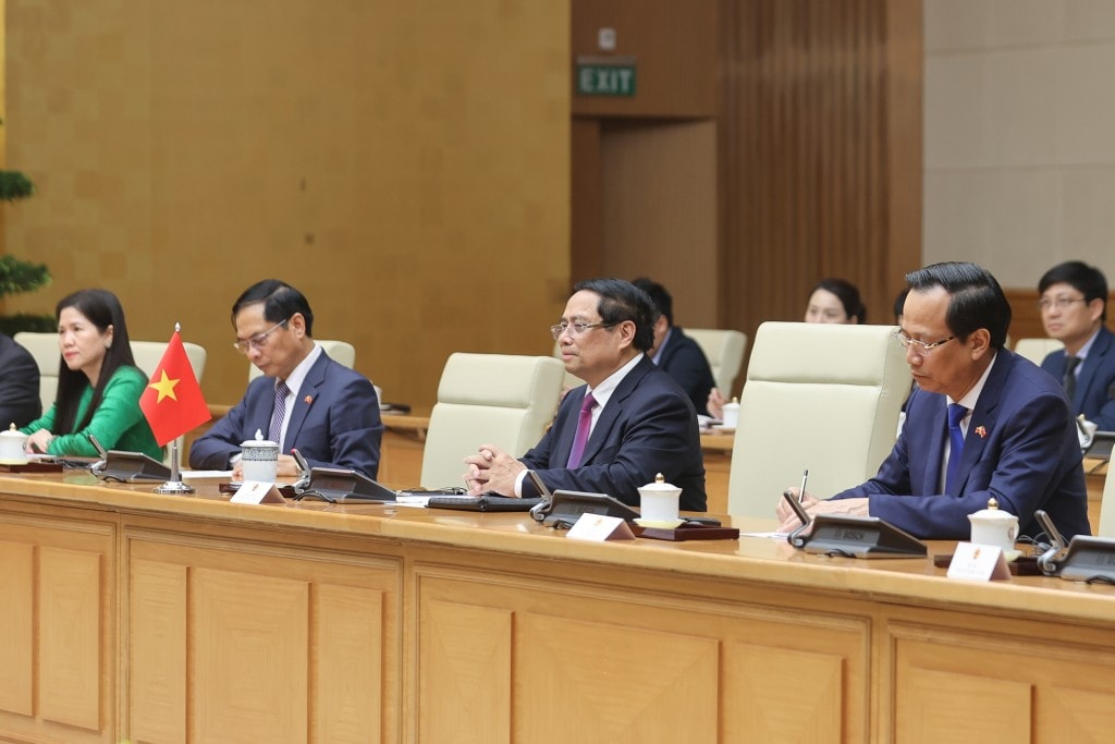 Thủ tướng nhấn mạnh Việt Nam mong muốn thúc đẩy quan hệ hợp tác với Bhutan, đề nghị hai bên thúc đẩy các chuyến thăm, tiếp xúc cấp cao và các cấp thường xuyên hơn - Ảnh: VGP/Nhật Bắc Thủ tướng nhấn mạnh Việt Nam mong muốn thúc đẩy quan hệ hợp tác với Bhutan, đề nghị hai bên thúc đẩy các chuyến thăm, tiếp xúc cấp cao và các cấp thường xuyên hơn - Ảnh: VGP/Nhật Bắc