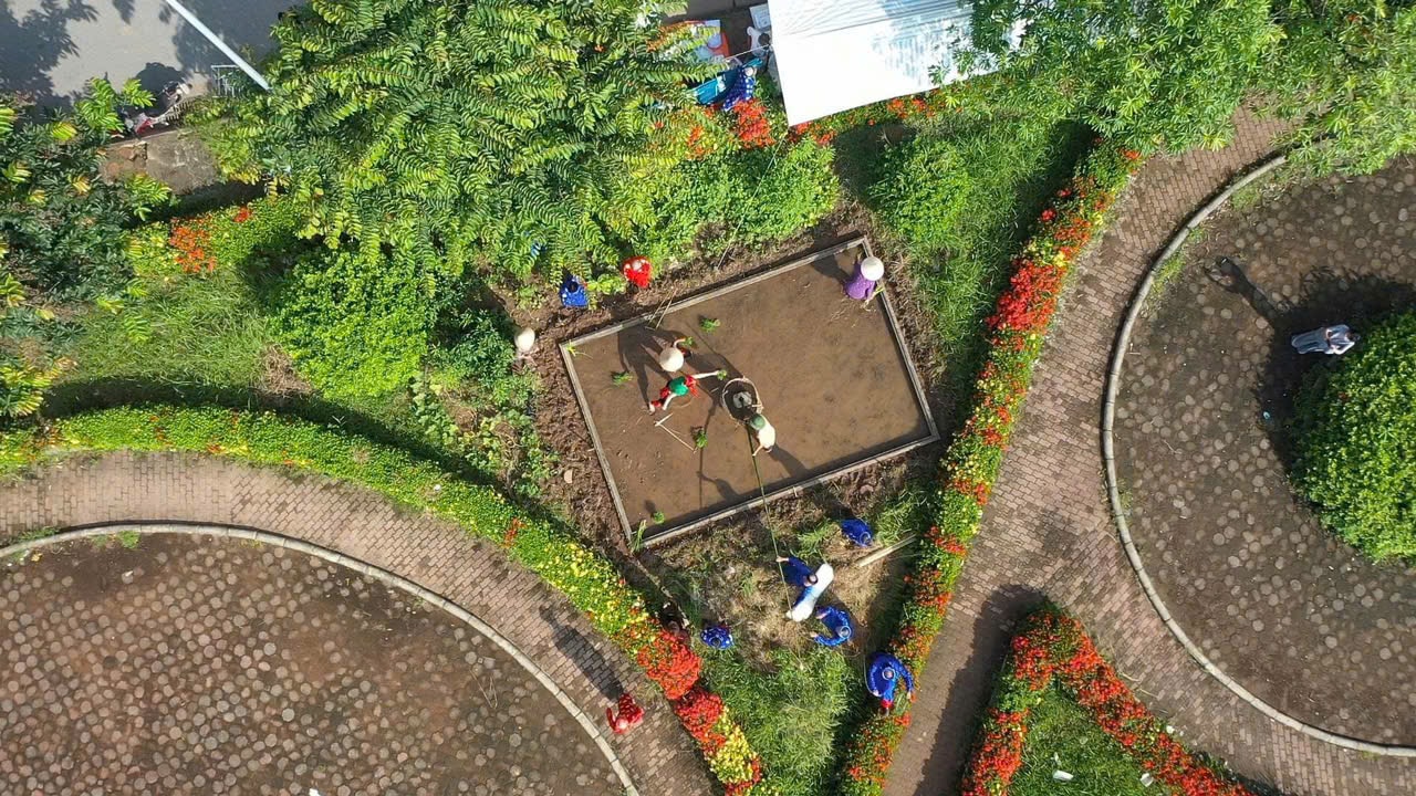 z6924750421709_a4f55eea777030bb83bdd0a281276396.jpg