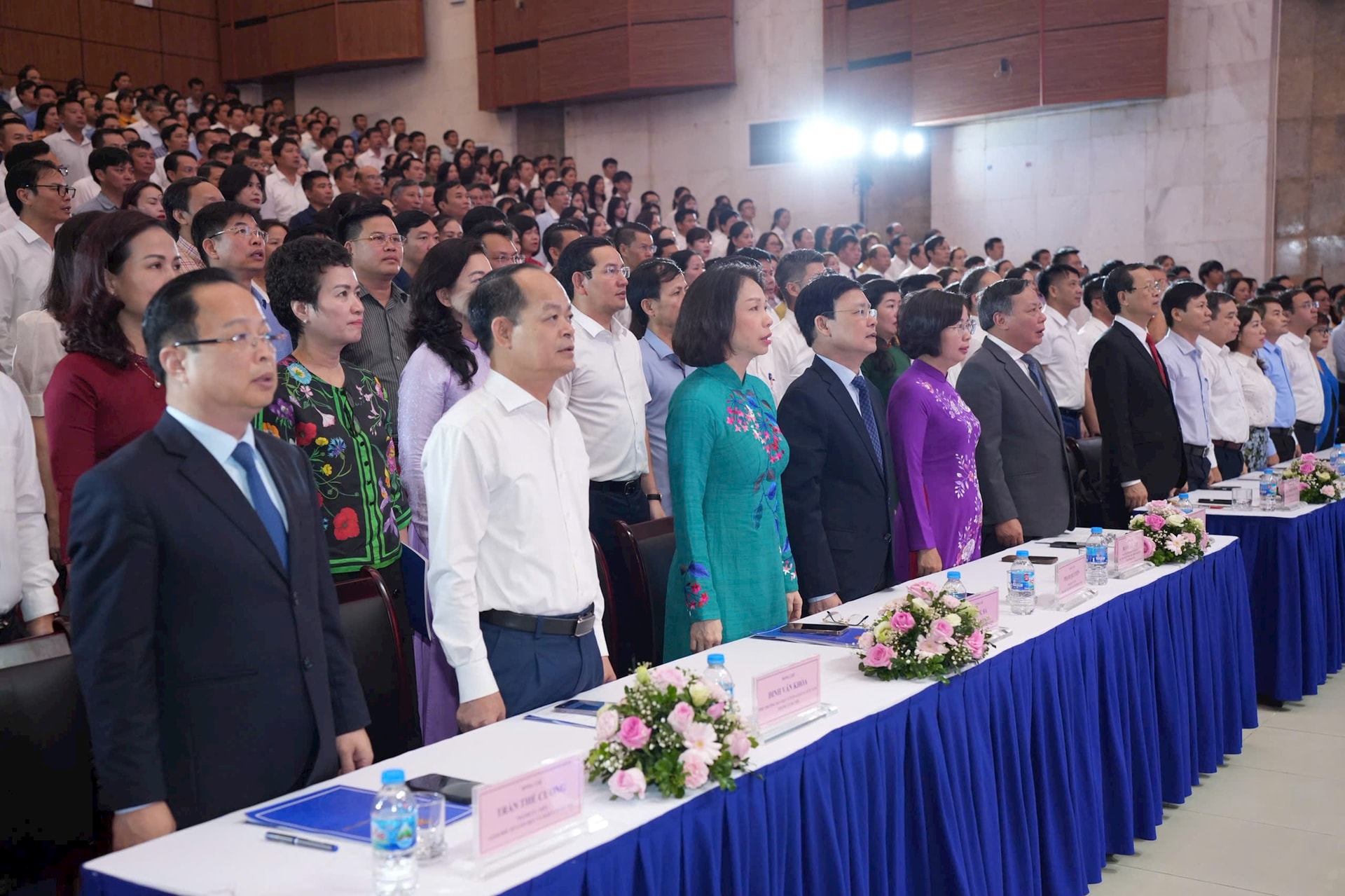 2008-tk-nam-hoc-hn2-chao-co.jpg