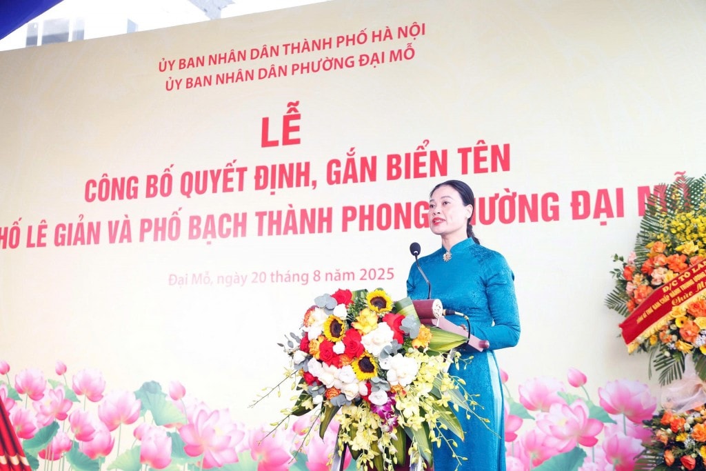 Hà Nội: Gắn biển tên phố Lê Giản và phố Bạch Thành Phong