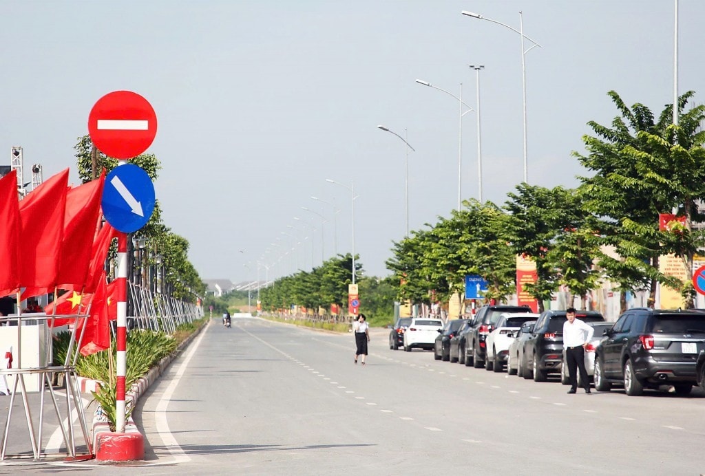 Hà Nội: Gắn biển 2 tuyến phố mới Lê Giản và Bạch Thành Phong
