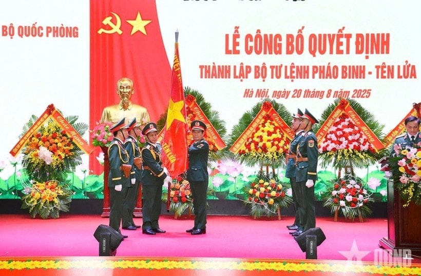 Công bố quyết định thành lập Bộ Tư lệnh Pháo binh-Tên lửa