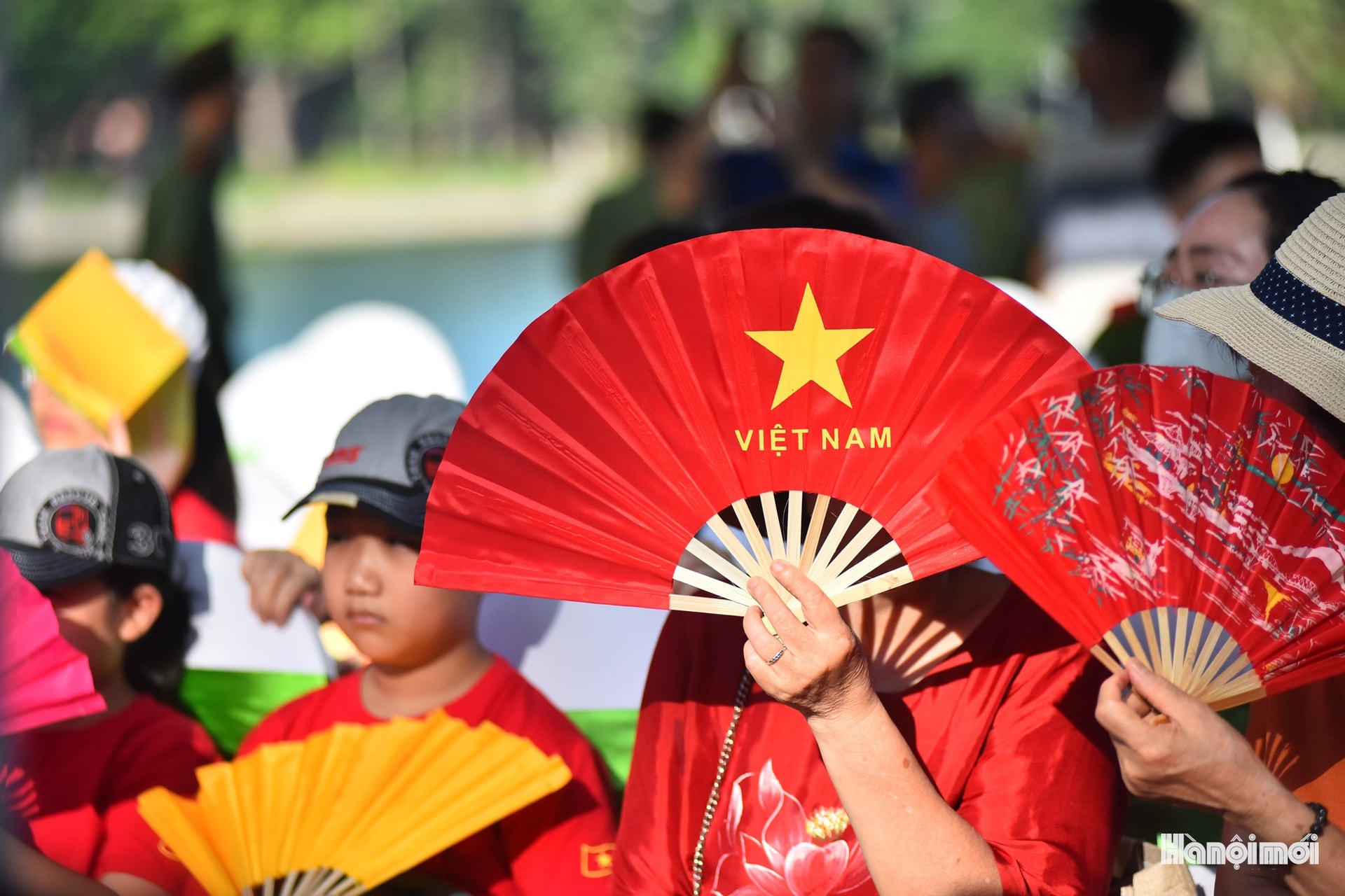 W_hnm-nguoidan-01.jpg