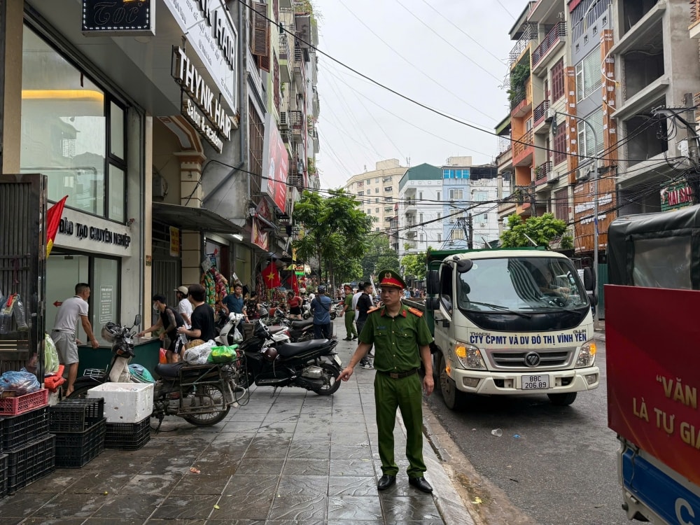 Phường Cầu Giấy: Dứt điểm, rõ trách nhiệm trong đảm bảo trật tự đô thị Phường Cầu Giấy: Dứt điểm, rõ trách nhiệm trong đảm bảo trật tự đô thị