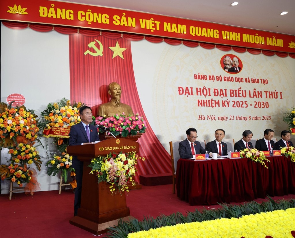 Phó Thủ tướng nhấn mạnh, cần tạo cơ chế, chính sách đặc thù, vượt trội trong phát triển và quản lý giáo dục - Ảnh: VGP/Đức Tuân