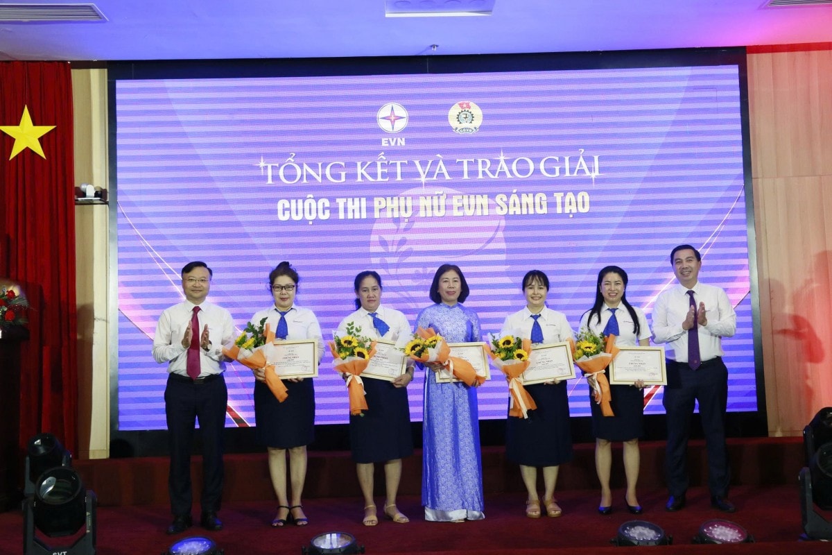 Trao giải Cuộc thi ảnh “Nét đẹp Phụ nữ EVN” và Cuộc thi “Phụ nữ EVN sáng tạo” Trao giải Cuộc thi ảnh “Nét đẹp Phụ nữ EVN” và Cuộc thi “Phụ nữ EVN sáng tạo”
