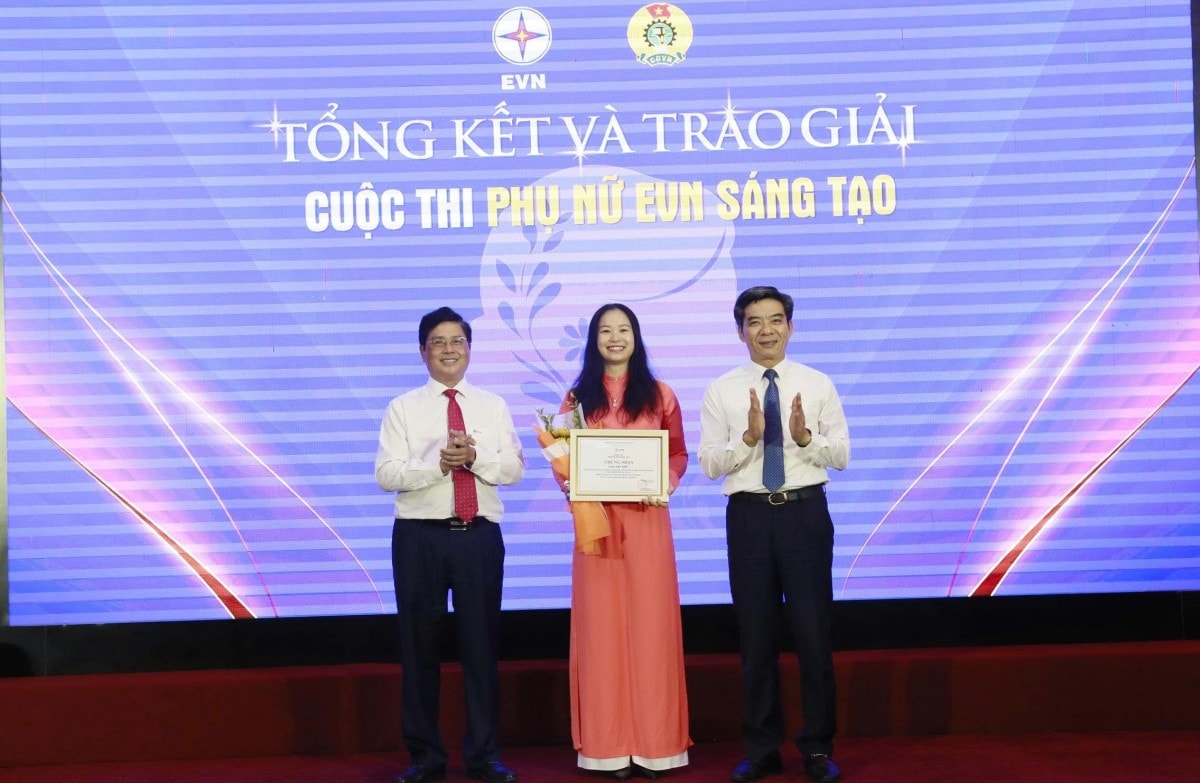 Trao giải Cuộc thi ảnh “Nét đẹp Phụ nữ EVN” và Cuộc thi “Phụ nữ EVN sáng tạo” Trao giải Cuộc thi ảnh “Nét đẹp Phụ nữ EVN” và Cuộc thi “Phụ nữ EVN sáng tạo”