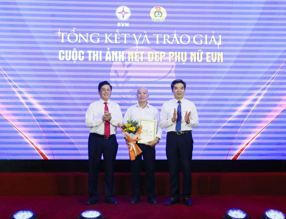 Trao giải Cuộc thi ảnh “Nét đẹp Phụ nữ EVN” và Cuộc thi “Phụ nữ EVN sáng tạo” Trao giải Cuộc thi ảnh “Nét đẹp Phụ nữ EVN” và Cuộc thi “Phụ nữ EVN sáng tạo”
